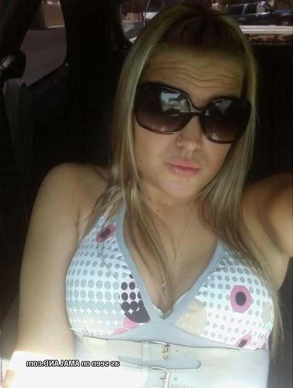 16P Pictures of a selfshooting vain prom queen