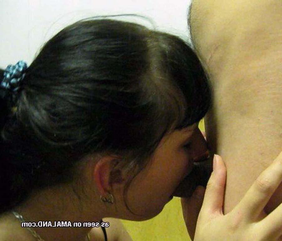 16P Picture set of amateur kinky babes sucking on boners