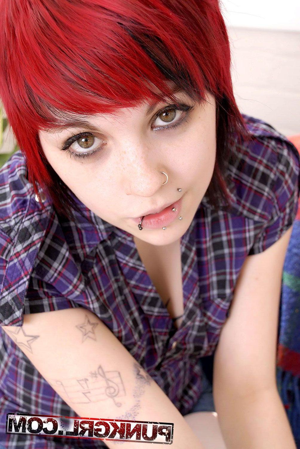 15P Pictures of teen punk Danie teasing with her incredible boobs