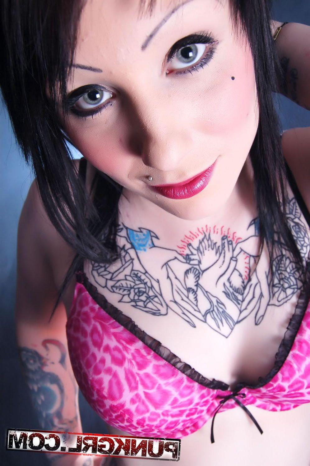 20P Pictures of a hot teen punk Peach wearing only her tattoos