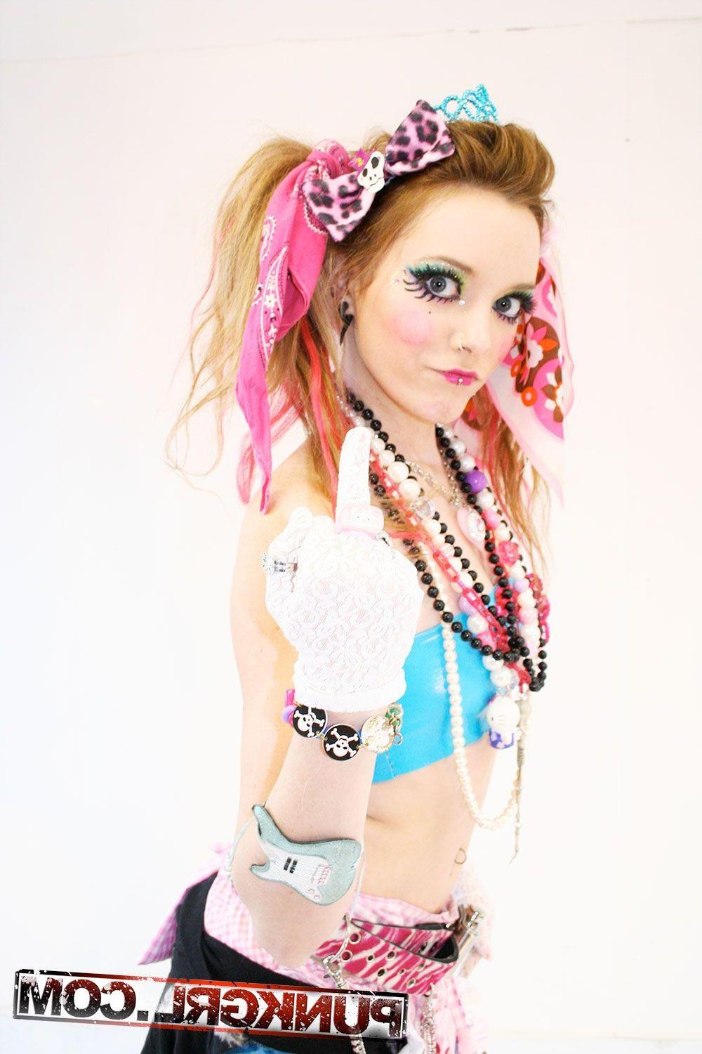 19P Pictures of teen punk Zombii dressed in some wild makeup