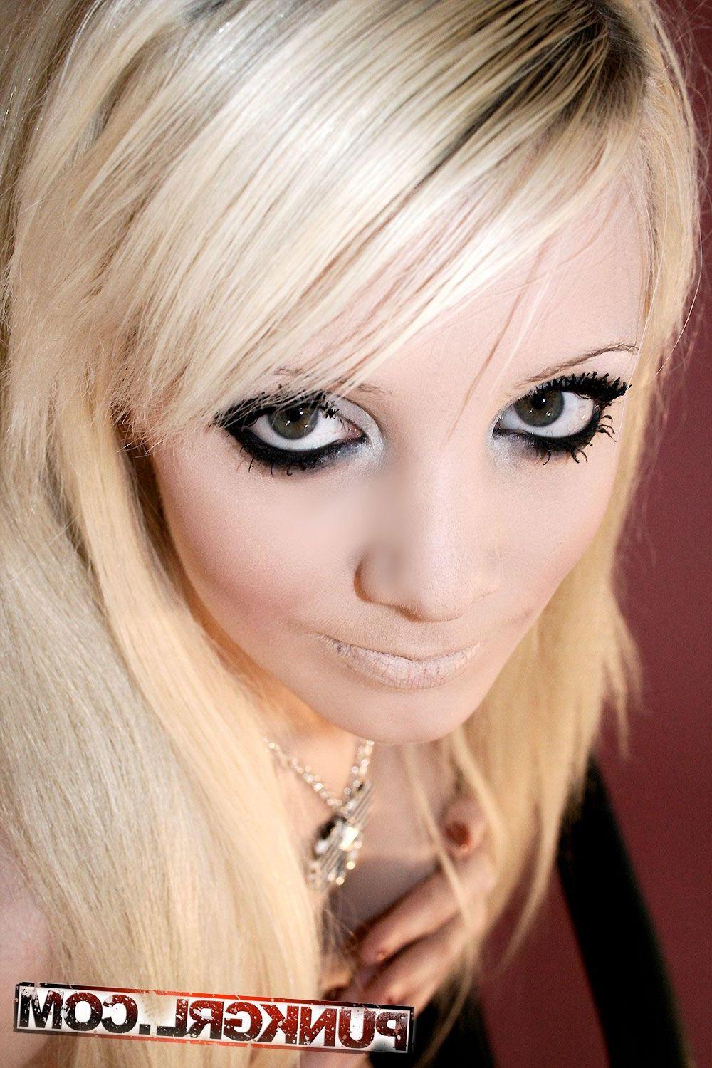 20P Pictures of punk girl Melizza teasing with her fuckability