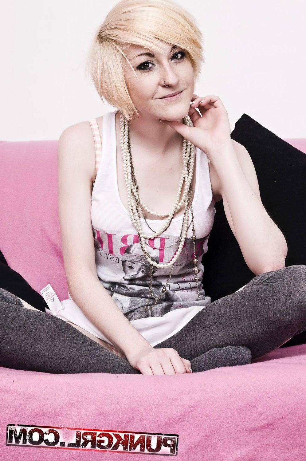 20P Pictures of punk girl Jenn Jenn getting hot for you