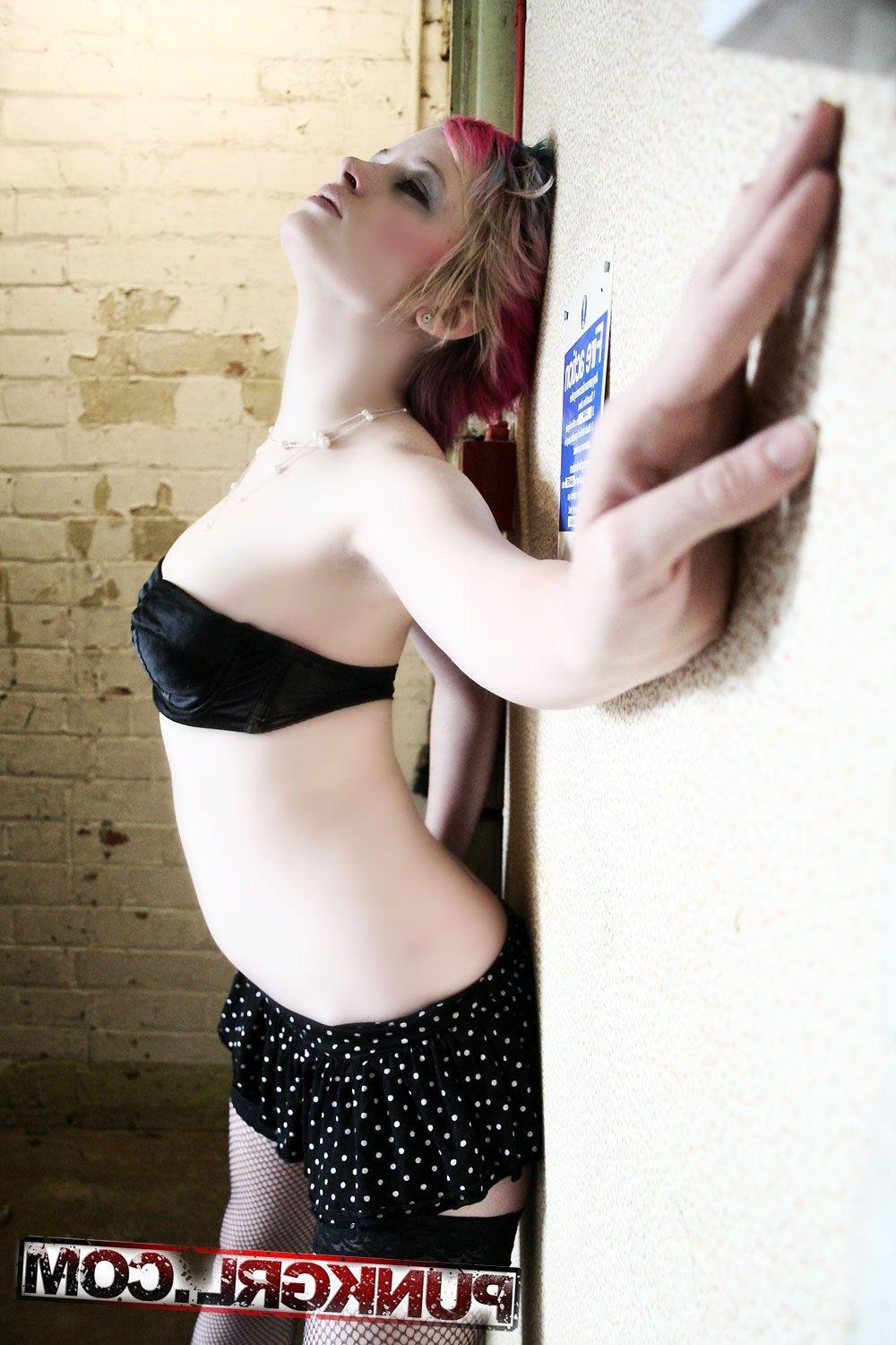 20P Pictures of Tokyo showing you her boobs
