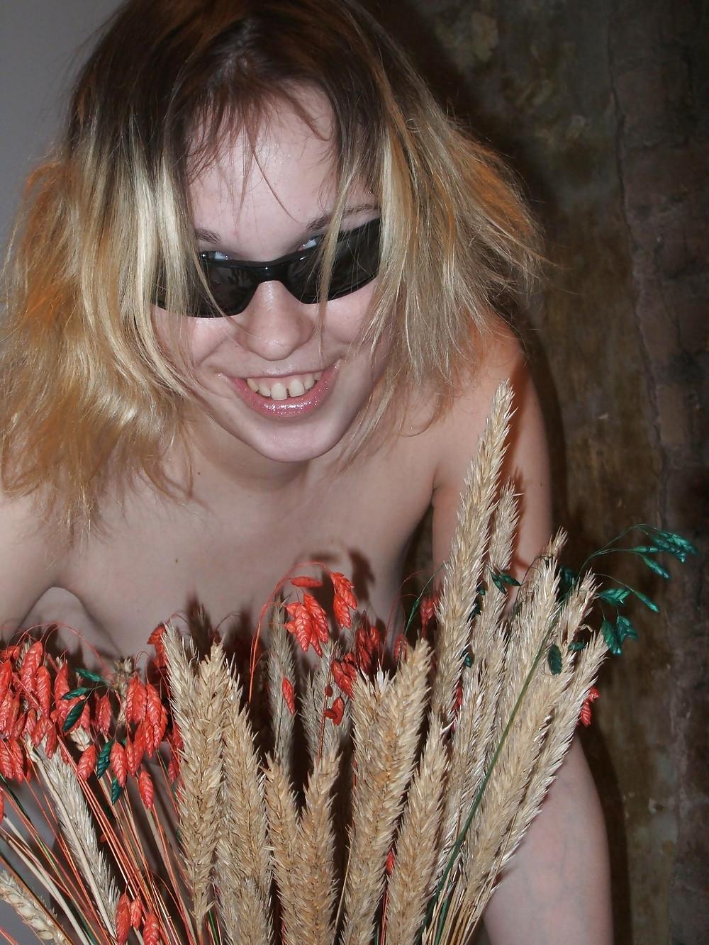 25P BLONDE AMATEUR BITCH