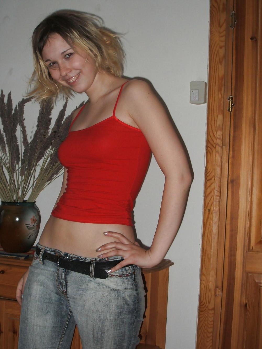 25P BLONDE AMATEUR BITCH