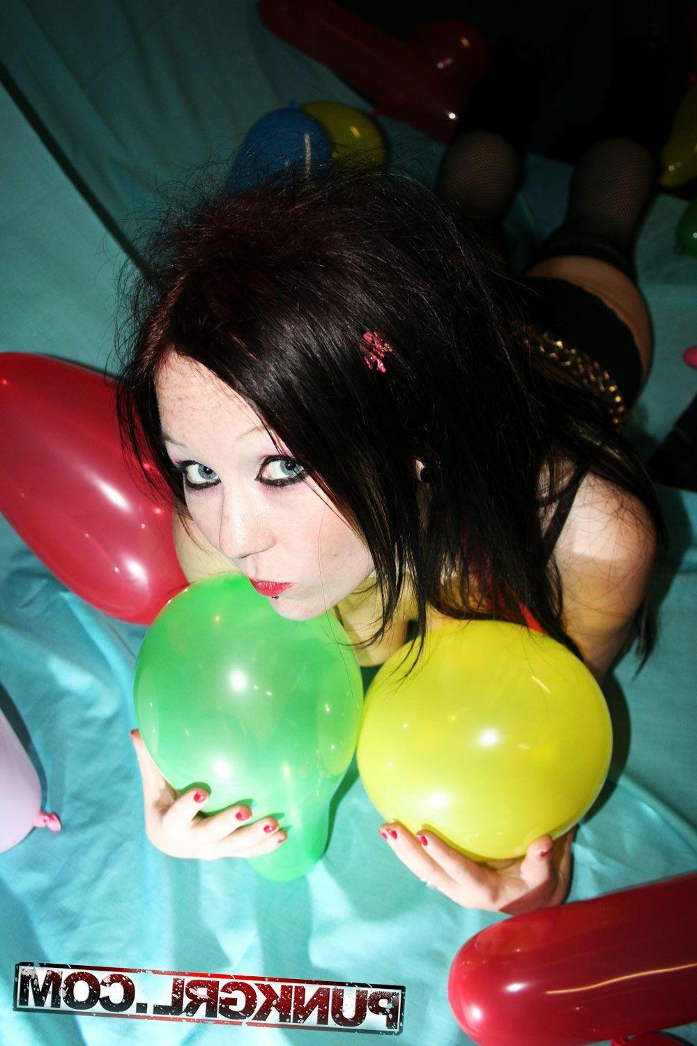 15P Pictures of teen punkl Charlie getting kinky with balloons