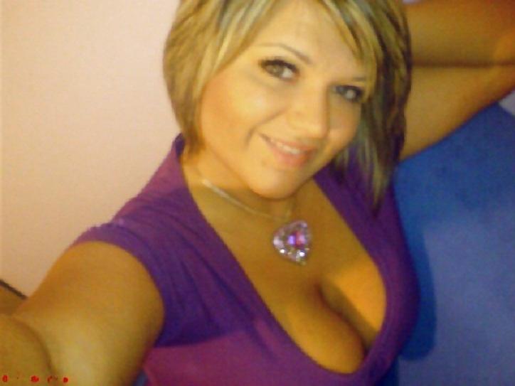 25P Real Slut Moms From SmutDates.com