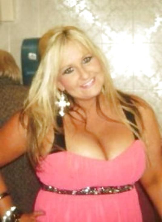 25P Real Slut Moms From SmutDates.com
