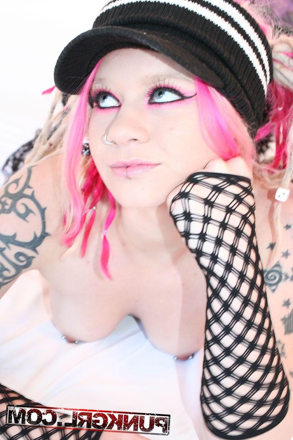20P Pictures of teen punk Twinkle showing her titties