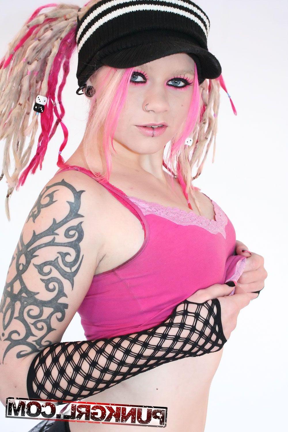 20P Pictures of teen punk Twinkle showing her titties