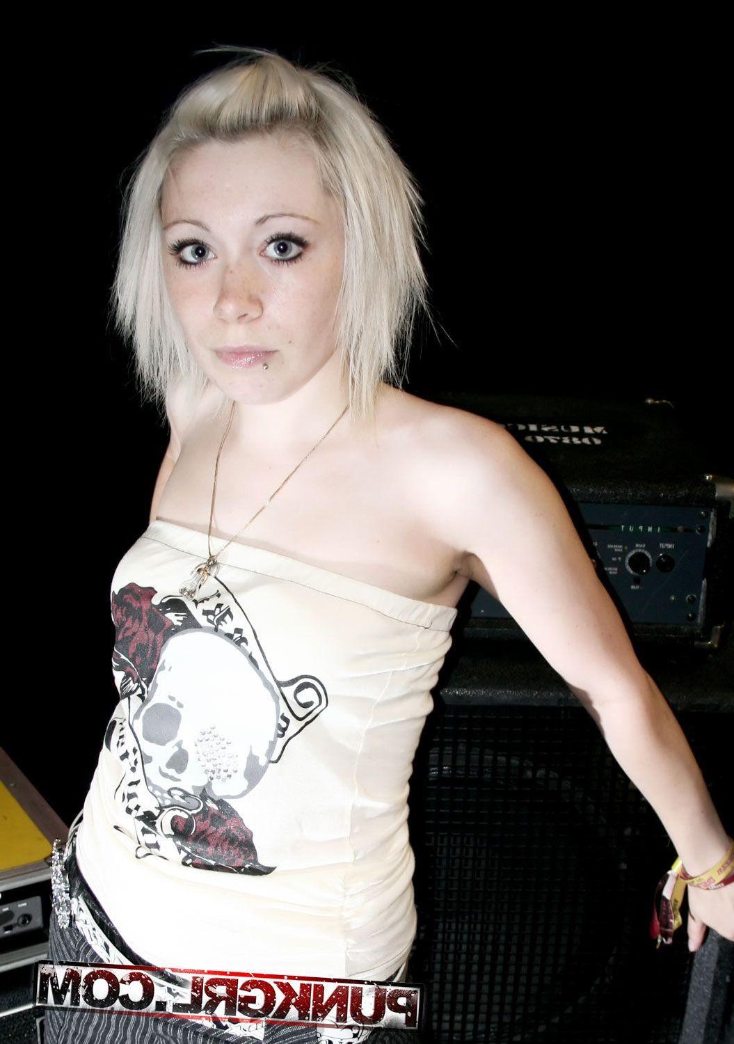 20P Pictures of punk teen Libby showing how hot she is