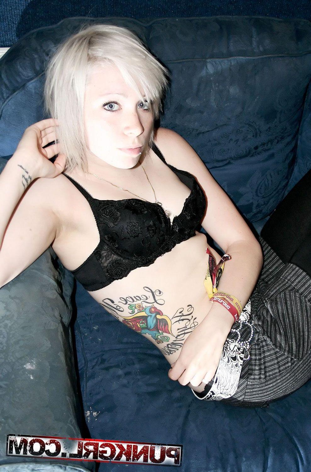 20P Pictures of punk teen Libby showing how hot she is