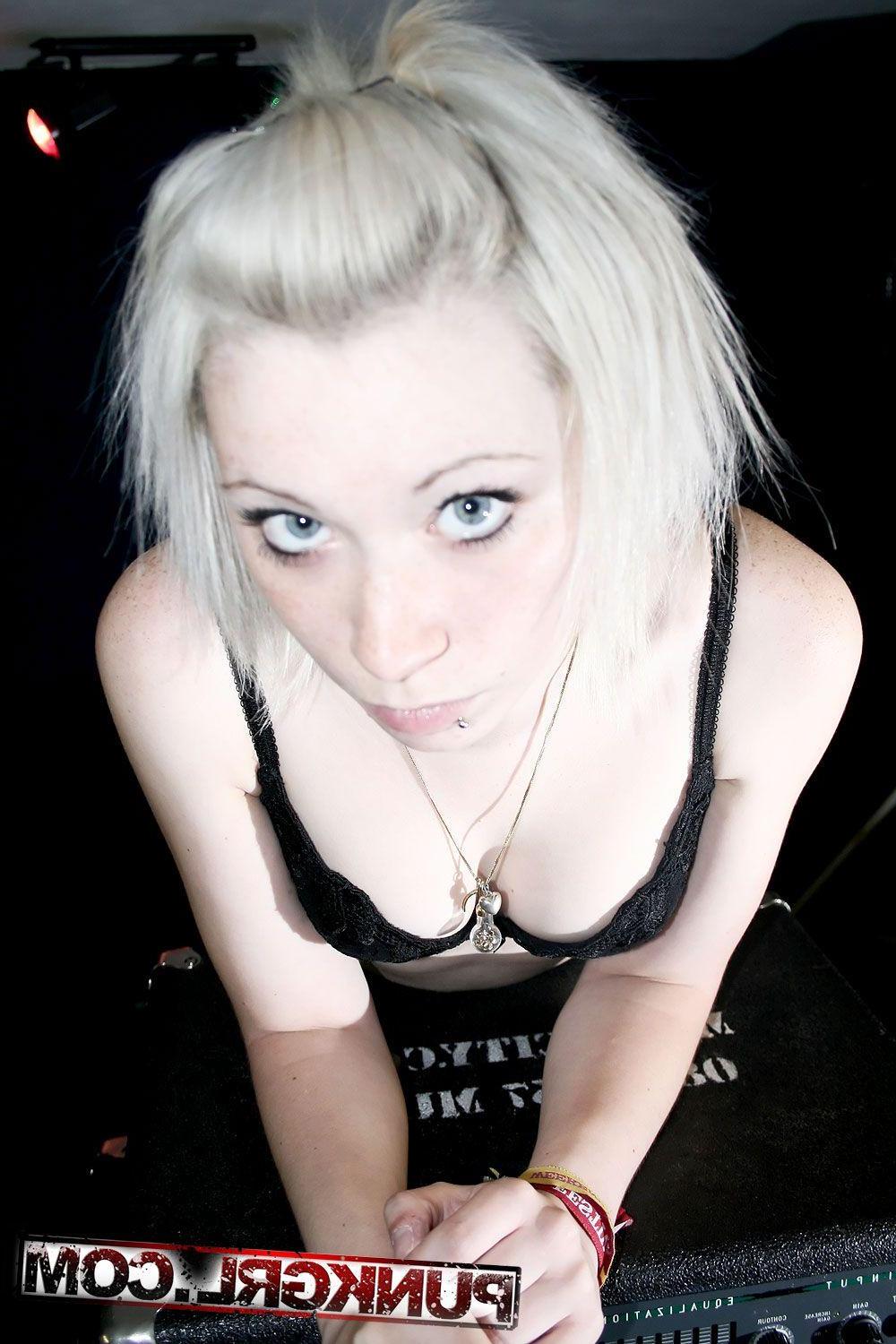 20P Pictures of punk teen Libby showing how hot she is