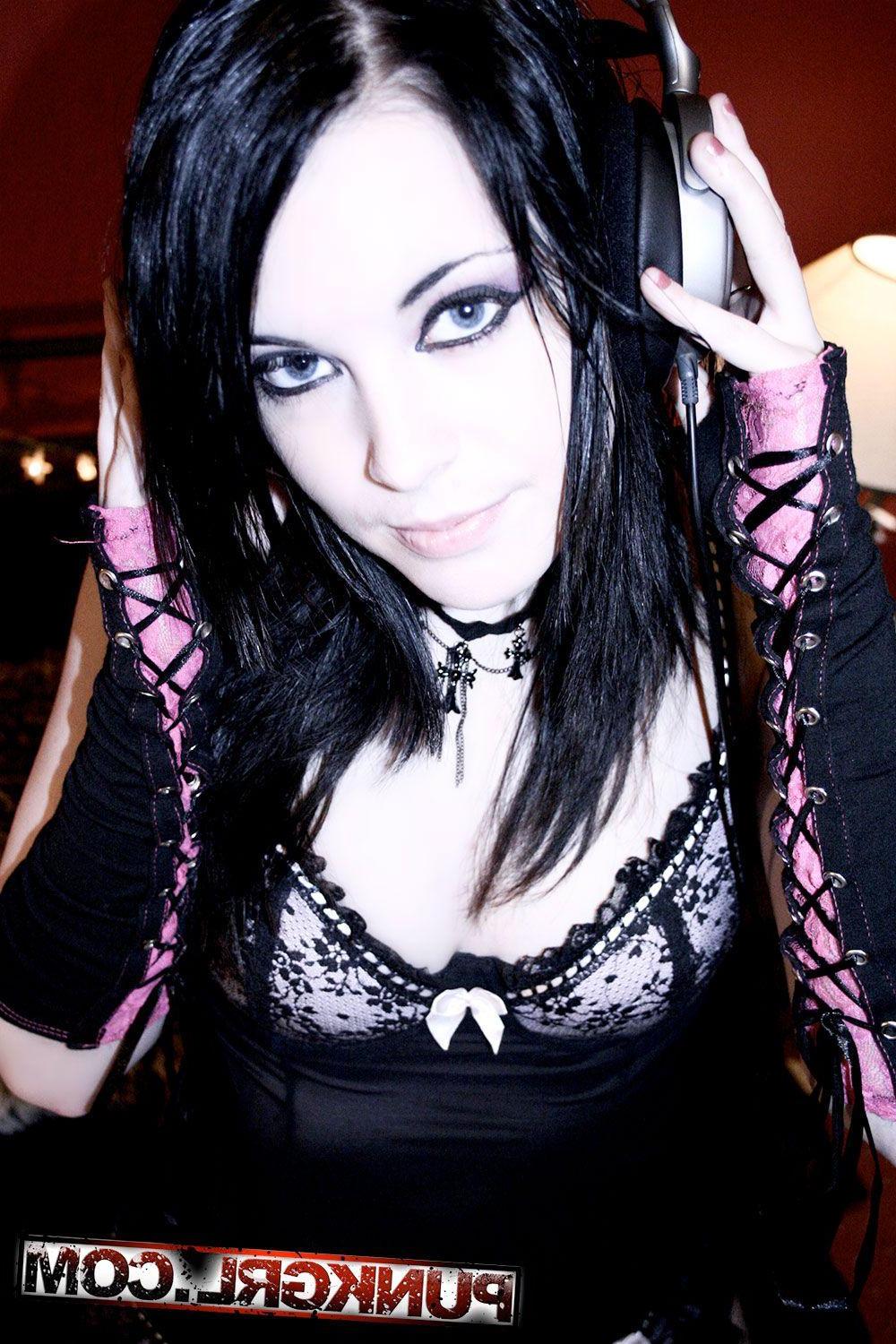 14P Pictures of punk teen Kimmy looking hot in her lingerie