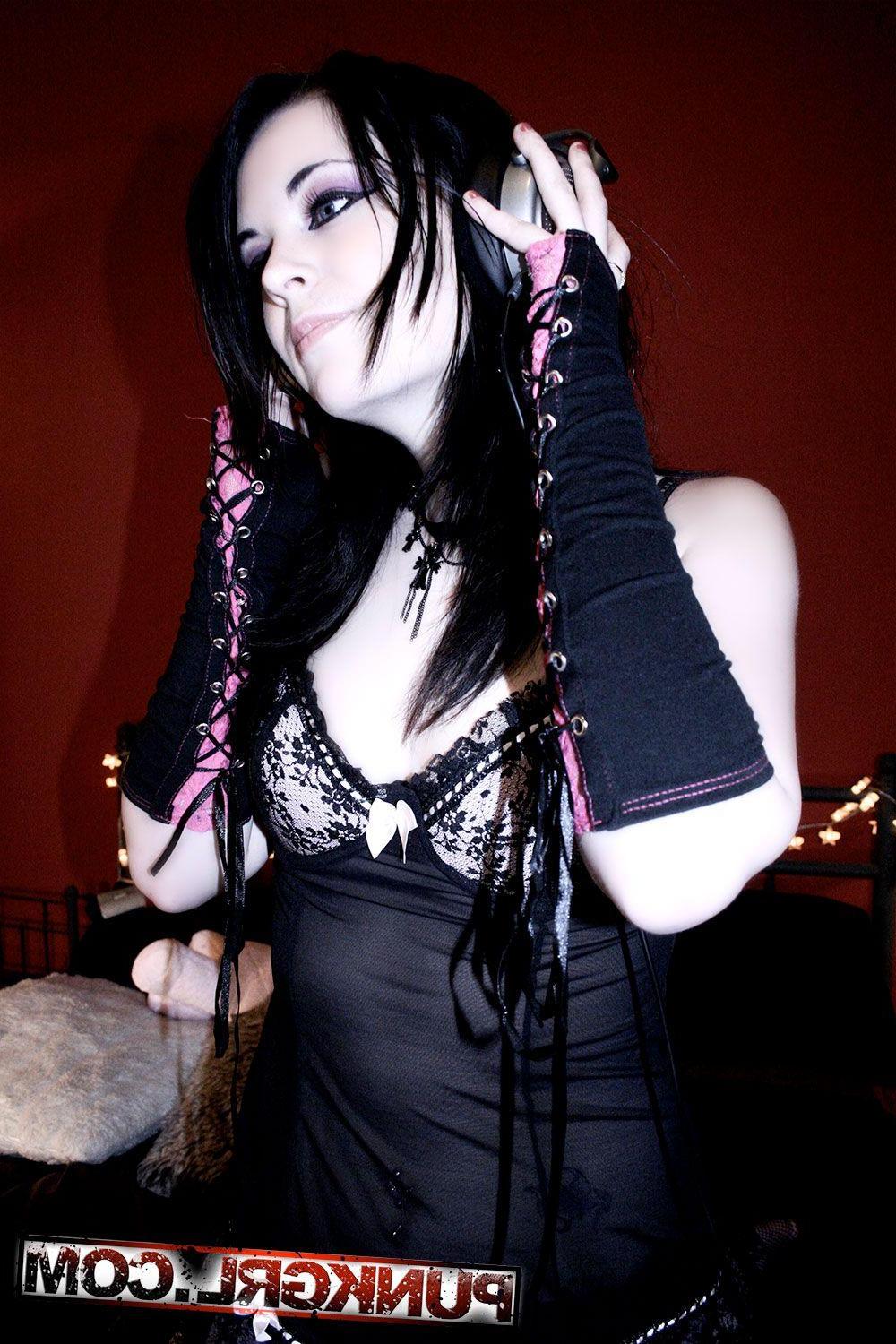 14P Pictures of punk teen Kimmy looking hot in her lingerie