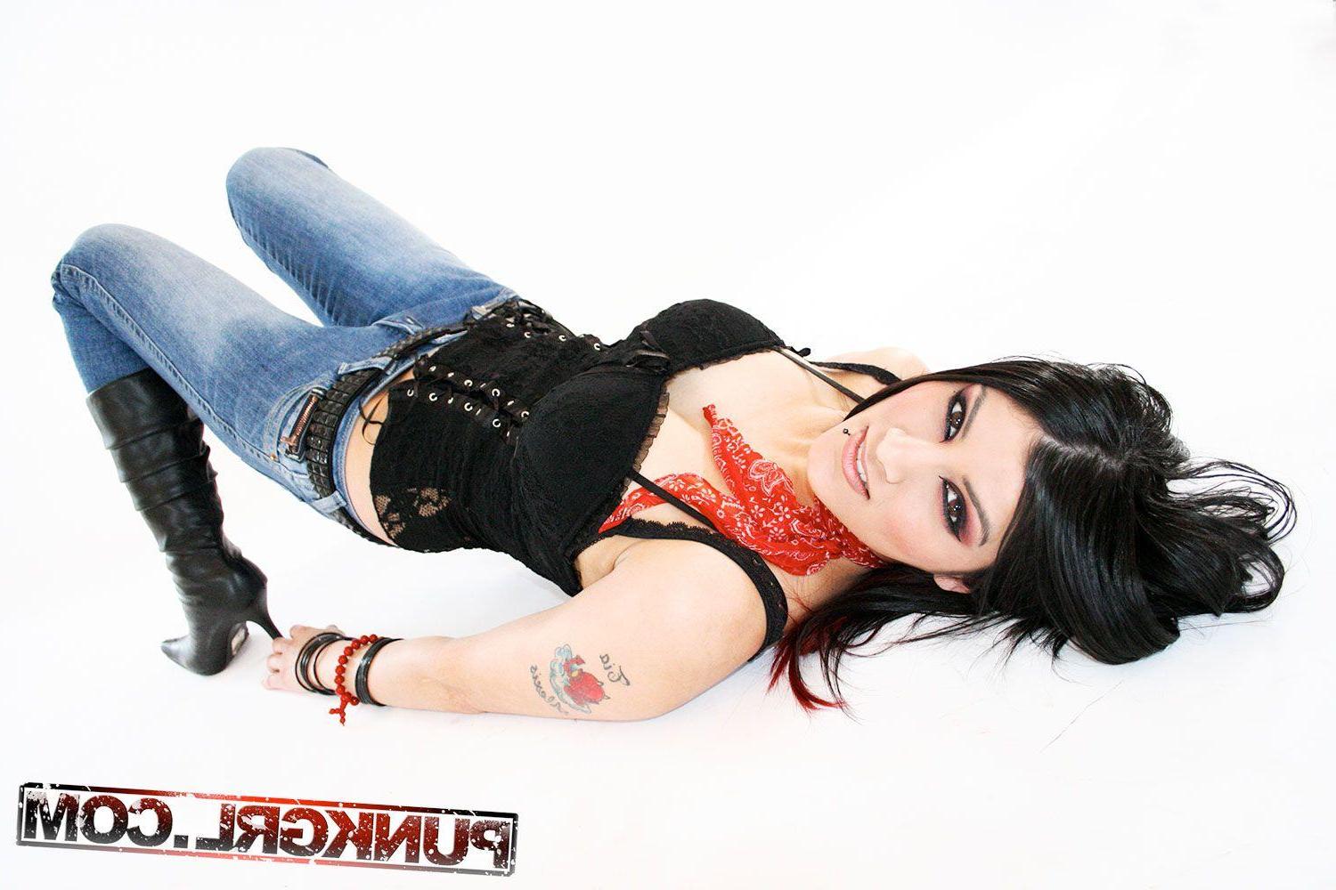 15P Pictures of punk girl Leena being a cock-tease