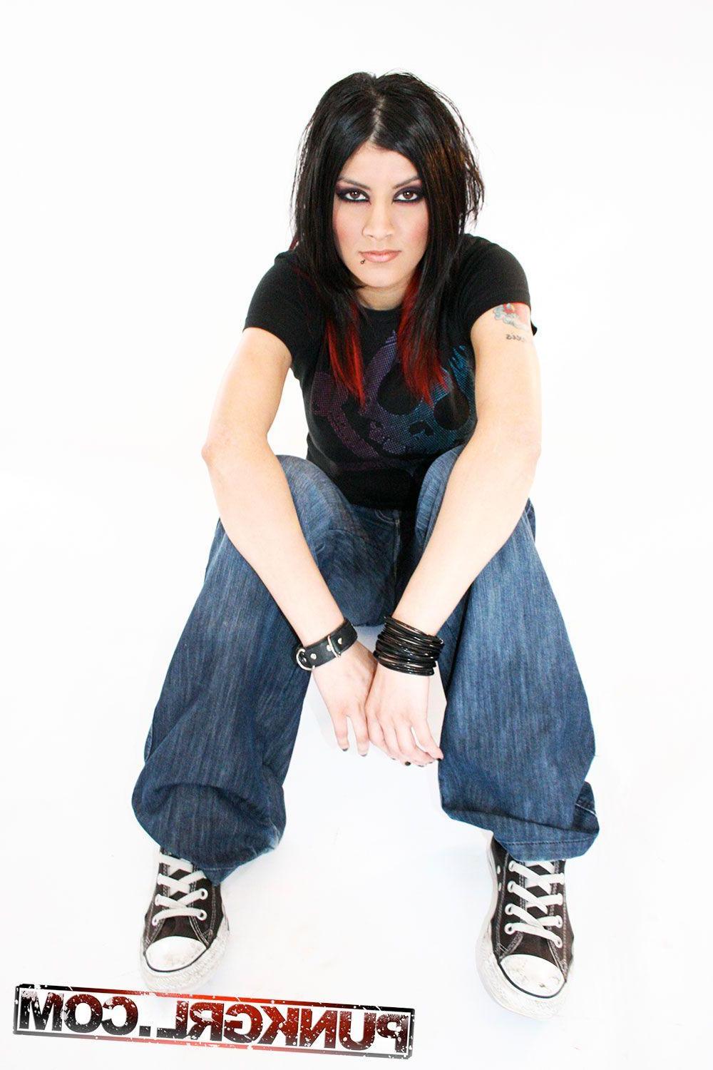 15P Pictures of punk girl Leena being a cock-tease