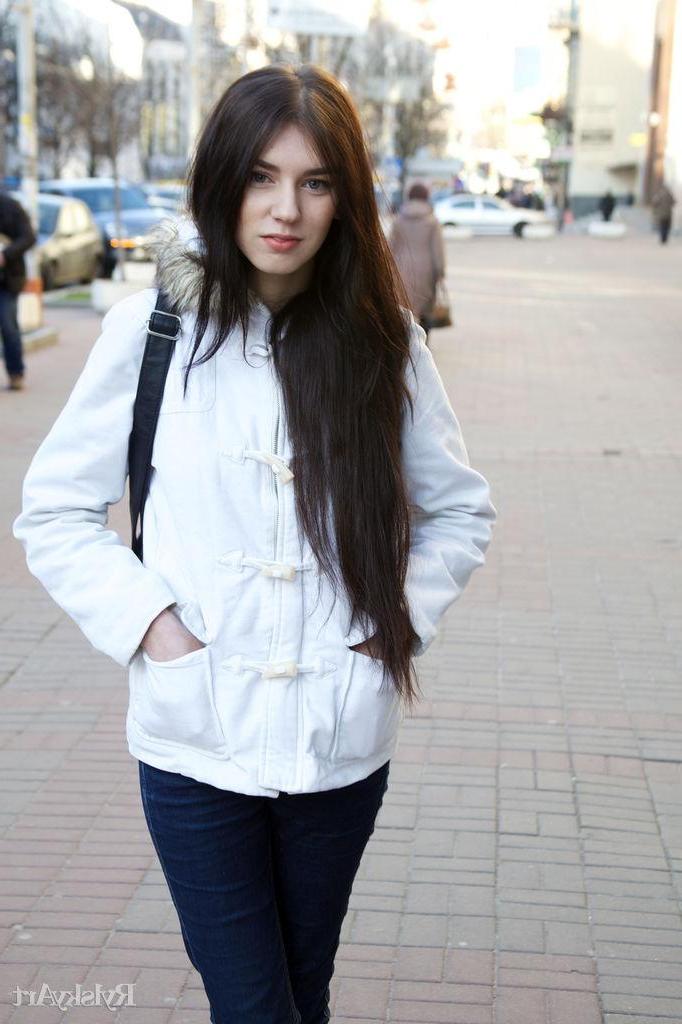16P Beautiful teen Quillian gives you her amazing nude body in "Pencerie"