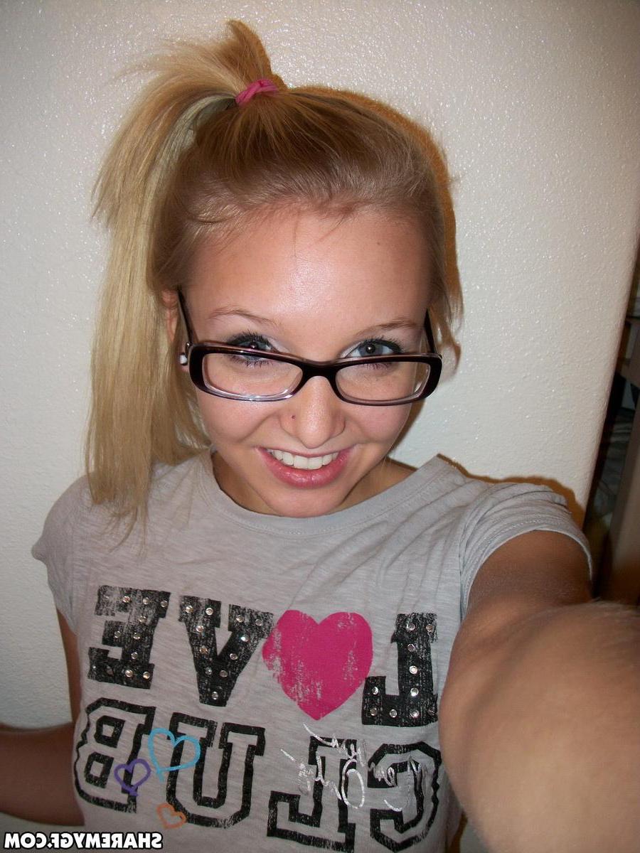 20P Stunning teen girl in glasses takes pics of herself