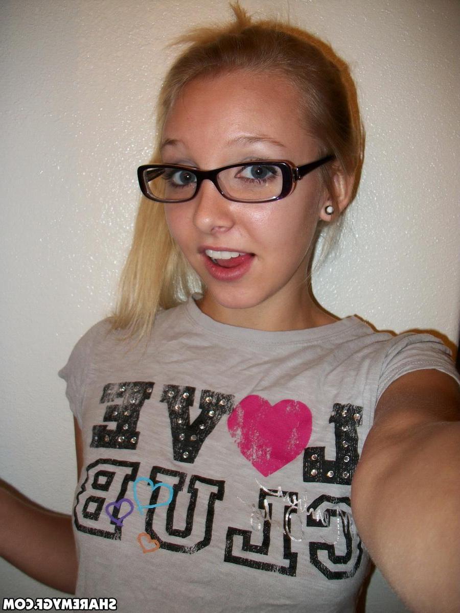 20P Stunning teen girl in glasses takes pics of herself