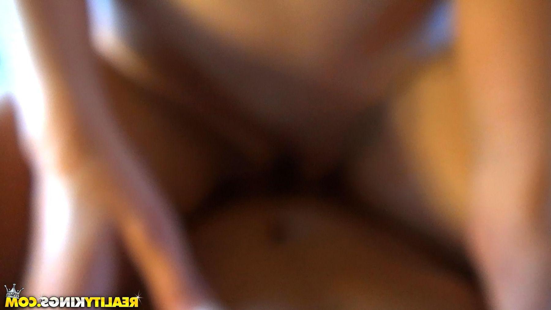 20P Amateur girl Mia Faith gets picked up by a stranger and fucks him