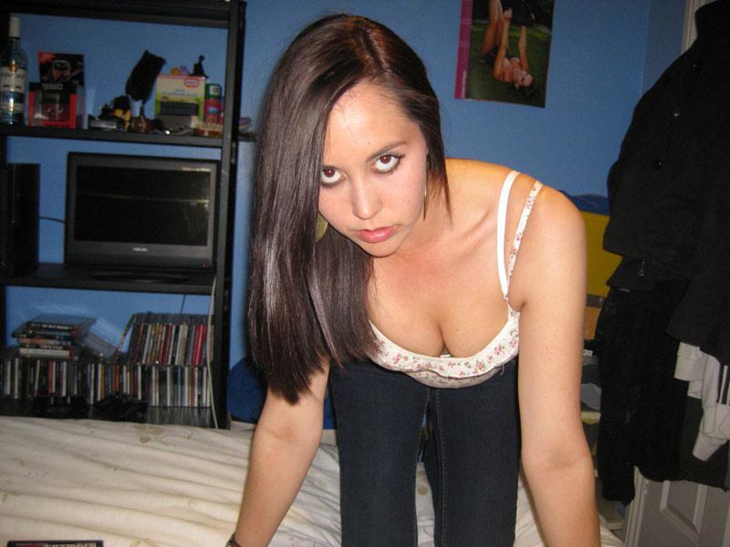 15P Pictures of stunning girlfriends taking pics of themselves