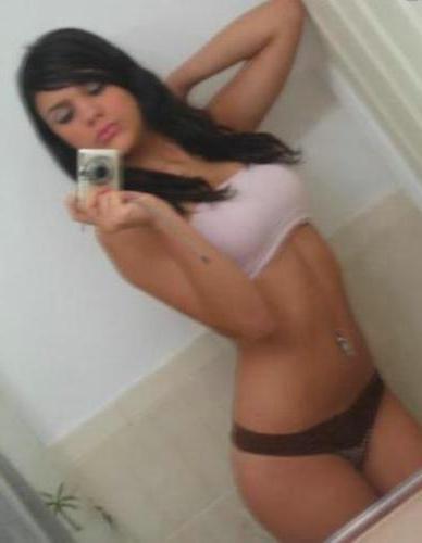 15P Pictures of hot random girlfriends showing off