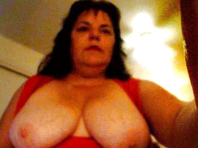 11P U wanna play with her and suck those nipples don't you???