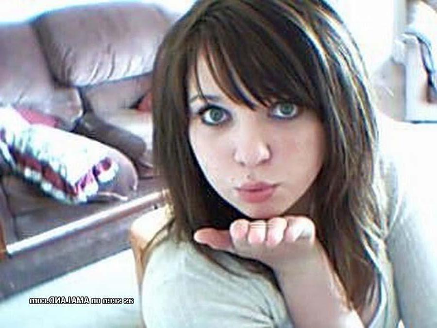 15P Picture gallery of a kinky chick's hot selfpics just for you