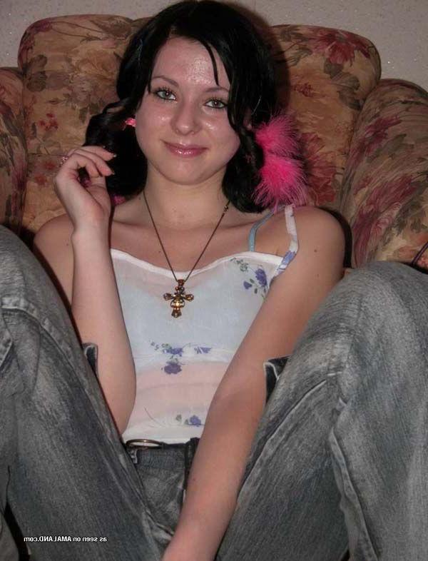 15P Pictures of a cute ex-girlfriend naked just for you