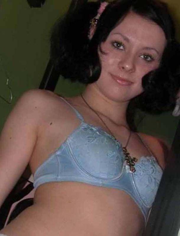 15P Pictures of a cute ex-girlfriend naked just for you