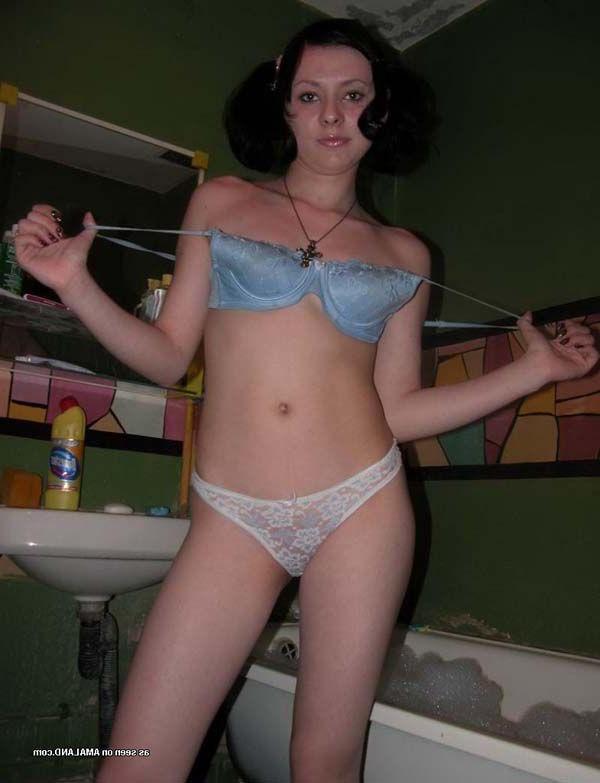 15P Pictures of a cute ex-girlfriend naked just for you