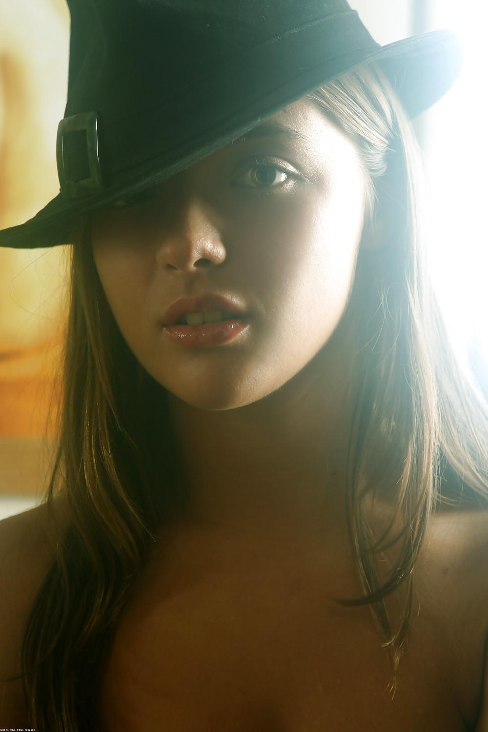20P Teen Isabella (met-art)