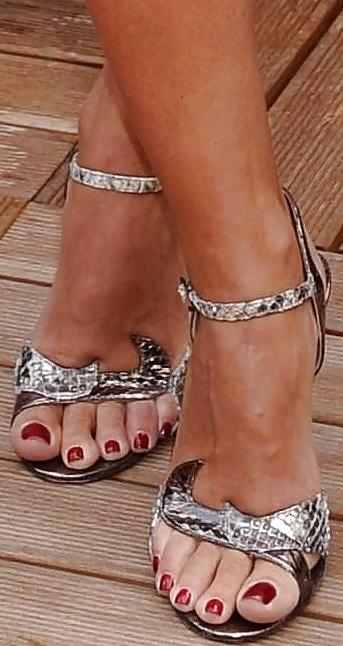 25P Sexy feet and shoes