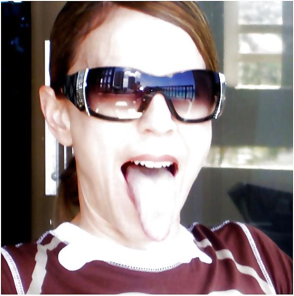 25P Hot and juicy tongues
