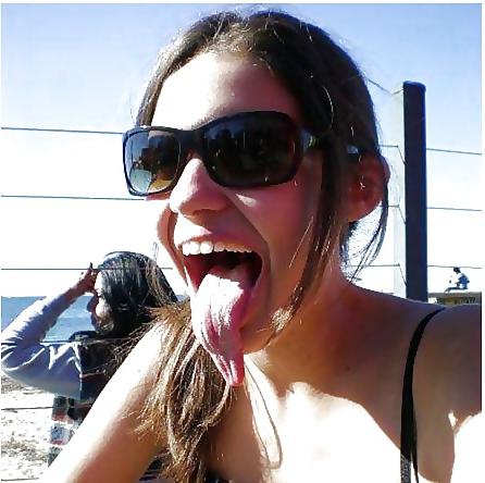 25P Hot and juicy tongues