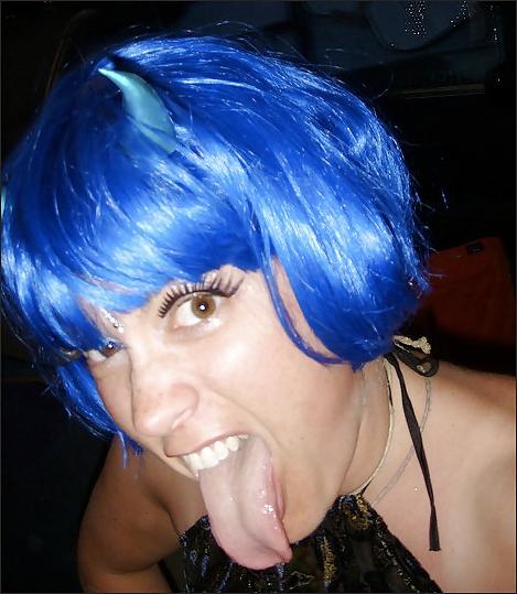 25P Hot and juicy tongues