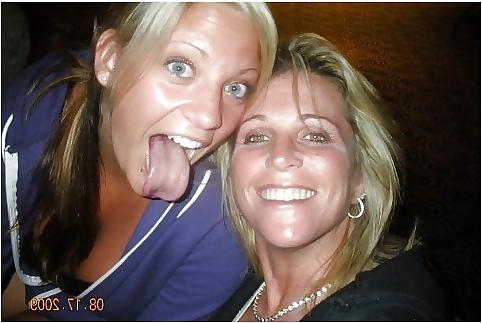 25P Hot and juicy tongues