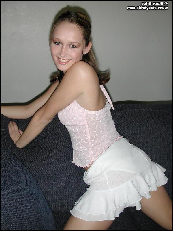 20P Stacy shows you her tits and pussy