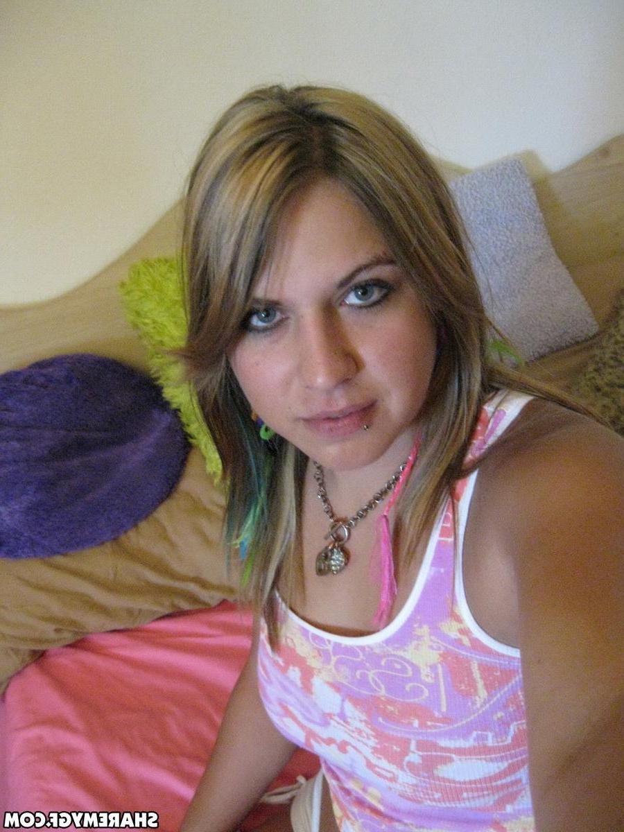 12P Chubby cute girlfriend teases in bed waiting for you to join her