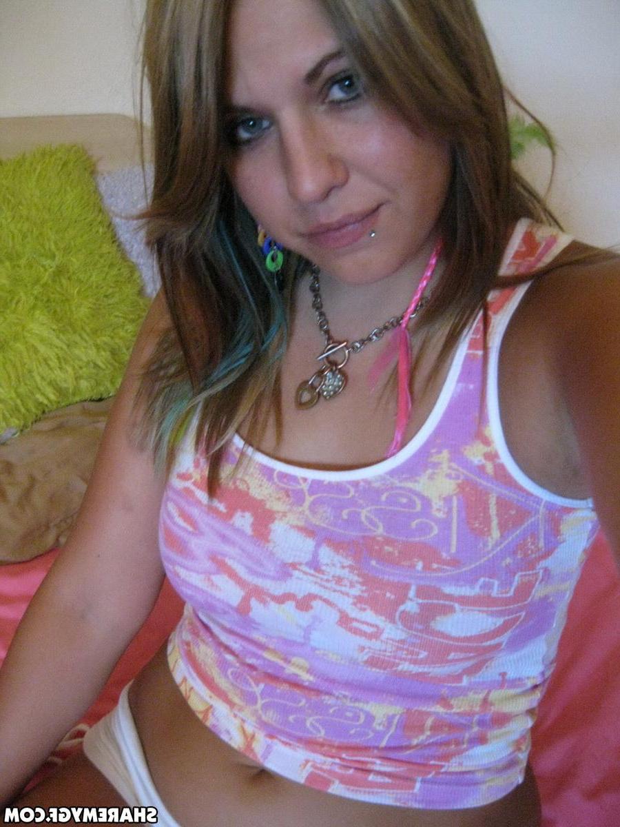 12P Chubby cute girlfriend teases in bed waiting for you to join her