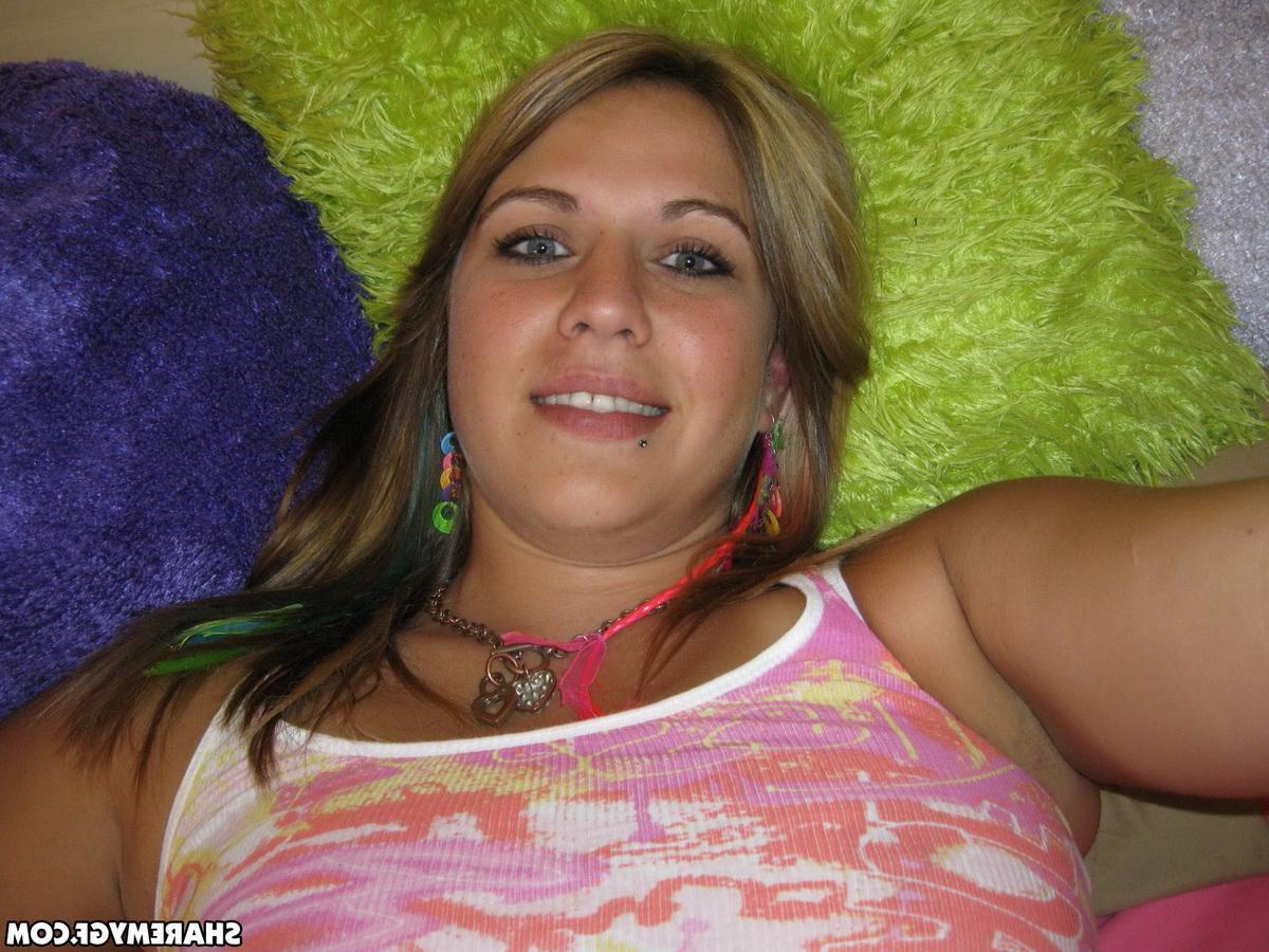 12P Chubby cute girlfriend teases in bed waiting for you to join her