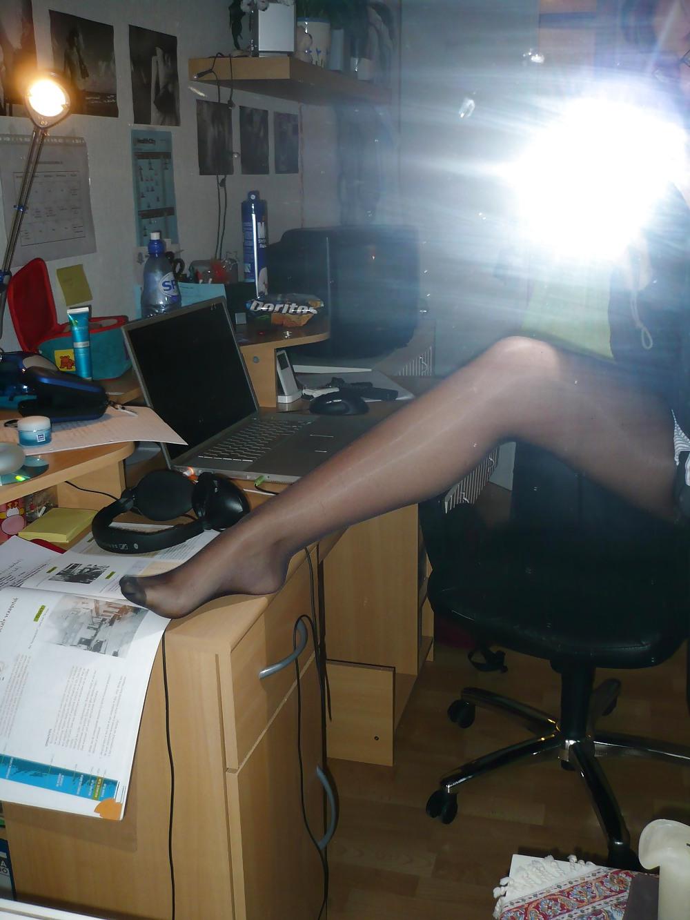 25P Black nylon feet