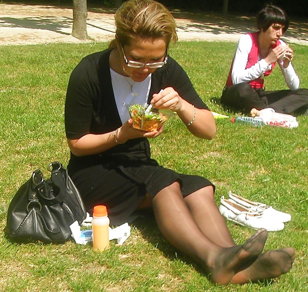 25P Black nylon feet