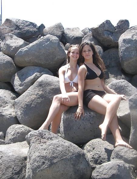 25P Tourist girls