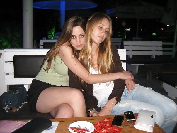25P Tourist girls