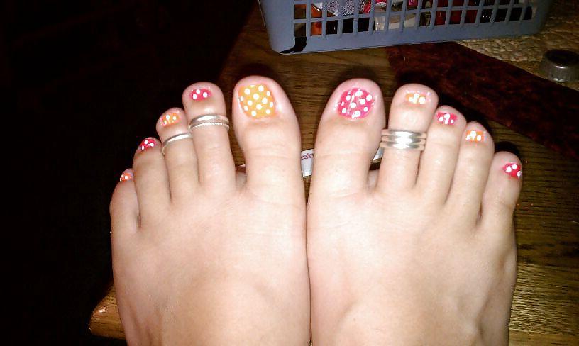 25P Amateur Feet