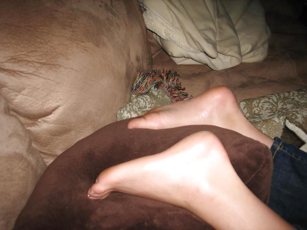 25P Amateur Feet