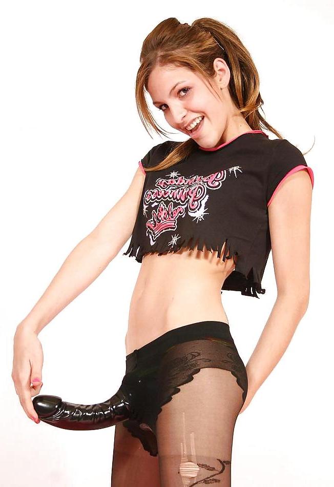 25P Mesdame le gode ceinture vous vas si bien